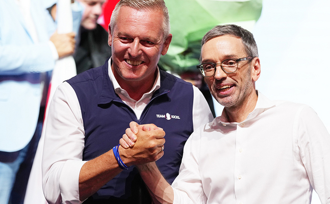 Ein starkes Team: Steiermarks FPÖ-Spitzenkandidat Mario Kunasek (l.) mit Bundesparteiobmann Herbert Kickl.