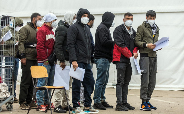 Unter ÖVP-Innenministern sind allein in den Jahren 2022 und 2023 mehr als 170.000 illegale Einwanderer, darunter mehrheitlich Moslems, in unser Land eingedrungen.