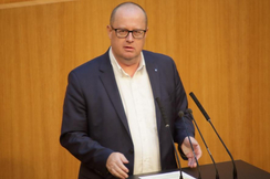 FPÖ-Finanzsprecher Hubert Fuchs im Nationalrat.