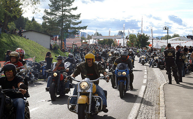 Die European Bike Week am Faaker See zieht alljährlich zehntausende Motorradfahrer und Gäste in die Region und birgt eine enorme Wertschöpfung.